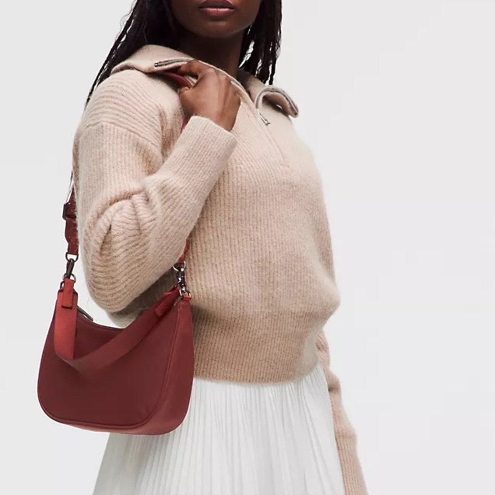 Lululemon City Essentials Small Shoulder Bag 3L NWT Maroon, Burgundy - Picture 2 of 6